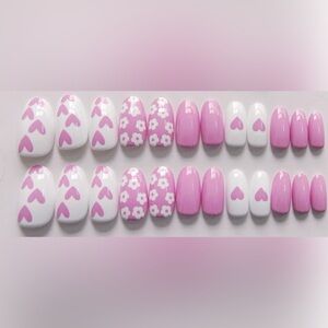 NWT Med. Round Pink & White Press-On-Nails with Hearts & Flowers 24 Piece Set